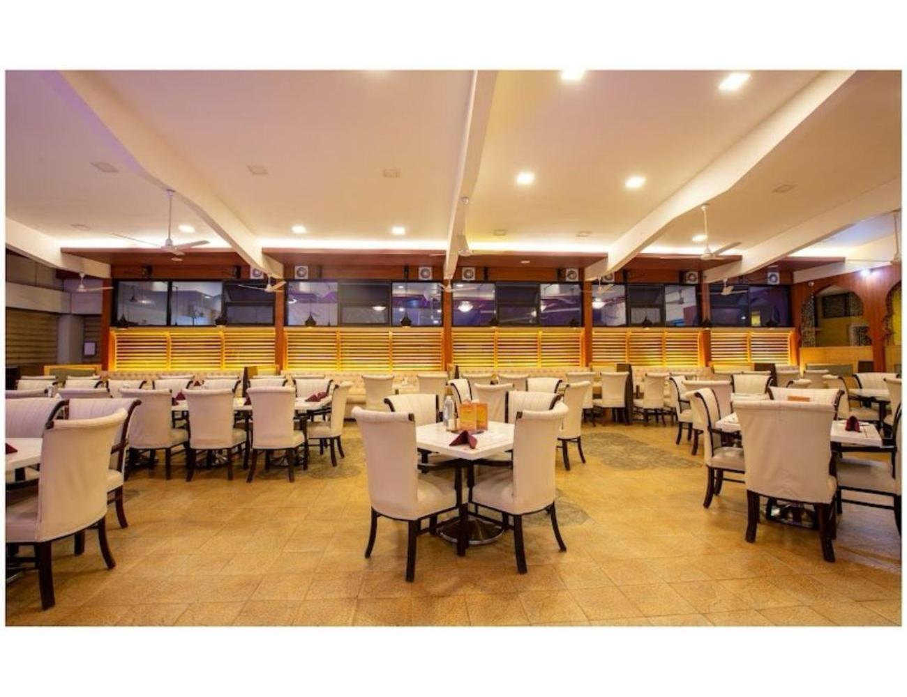 The Grand Krishna Luxury Hotel, Chikmagalūr Buitenkant foto