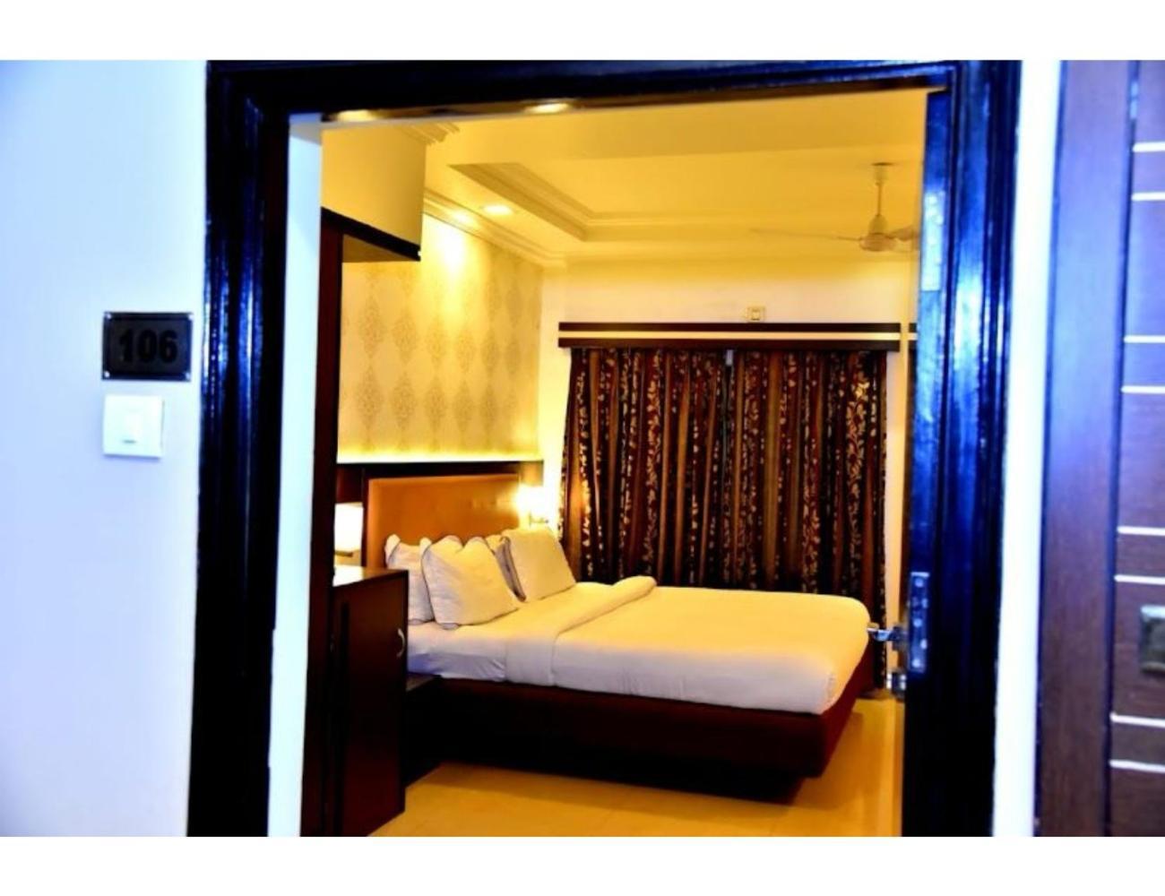 The Grand Krishna Luxury Hotel, Chikmagalūr Buitenkant foto