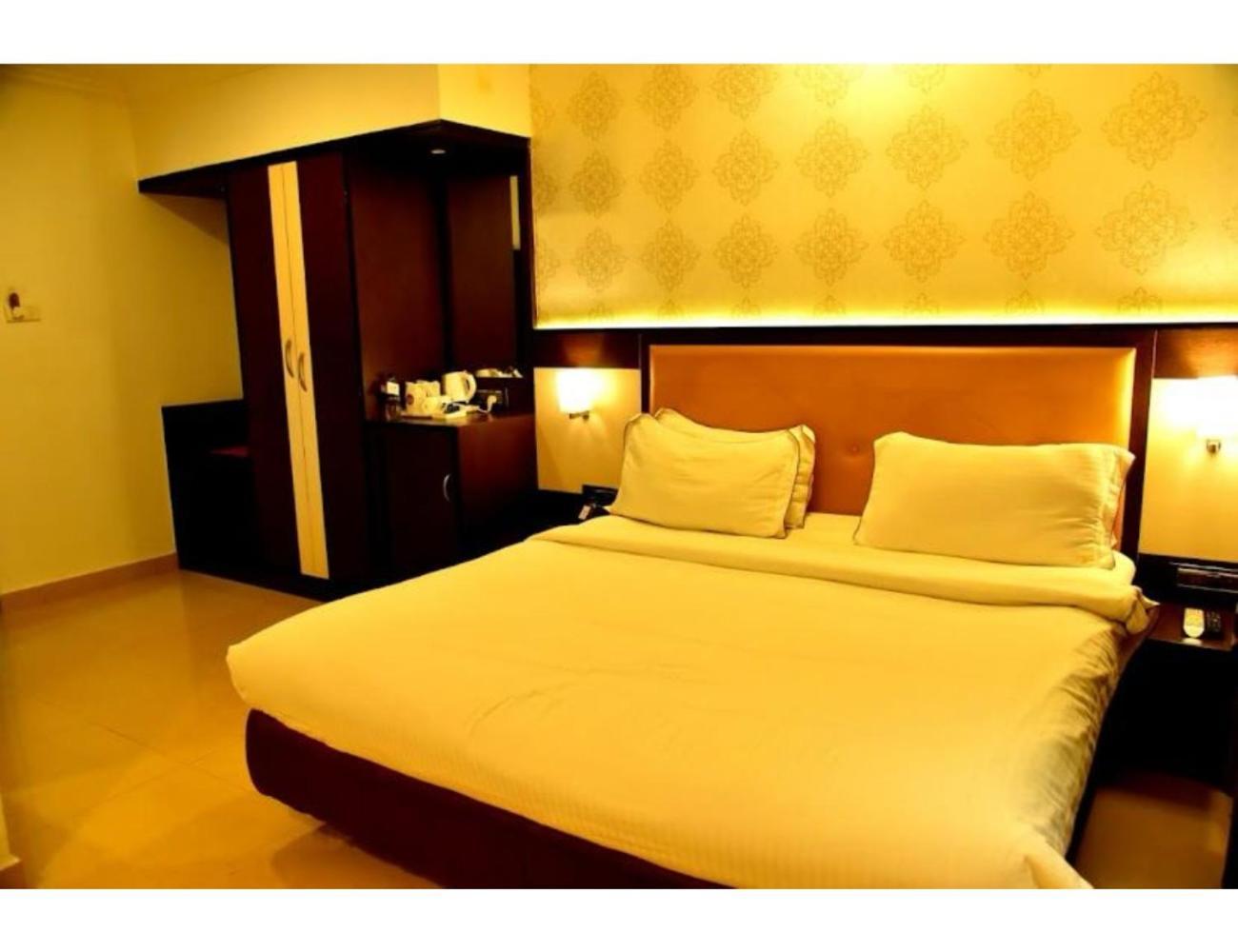 The Grand Krishna Luxury Hotel, Chikmagalūr Buitenkant foto