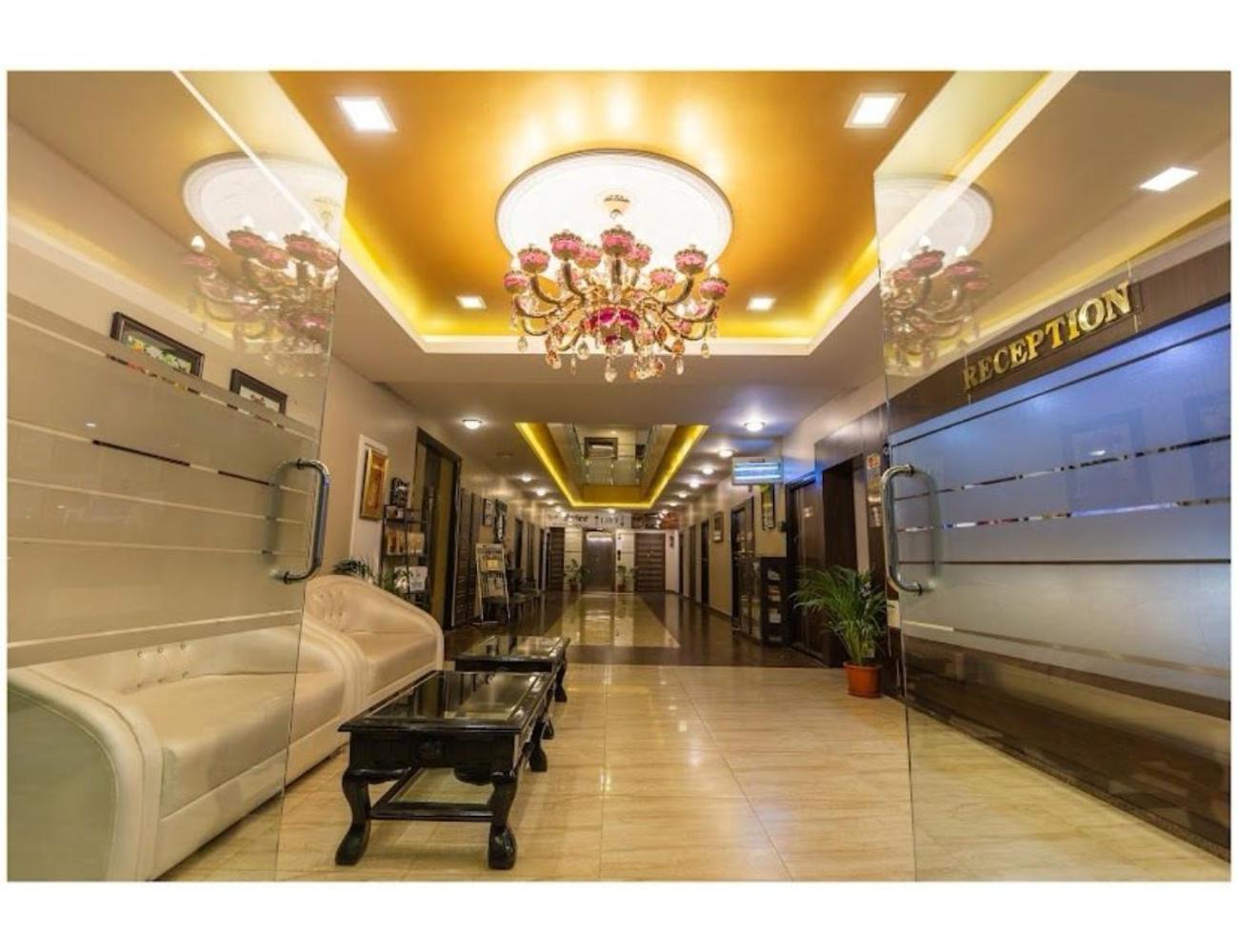 The Grand Krishna Luxury Hotel, Chikmagalūr Buitenkant foto